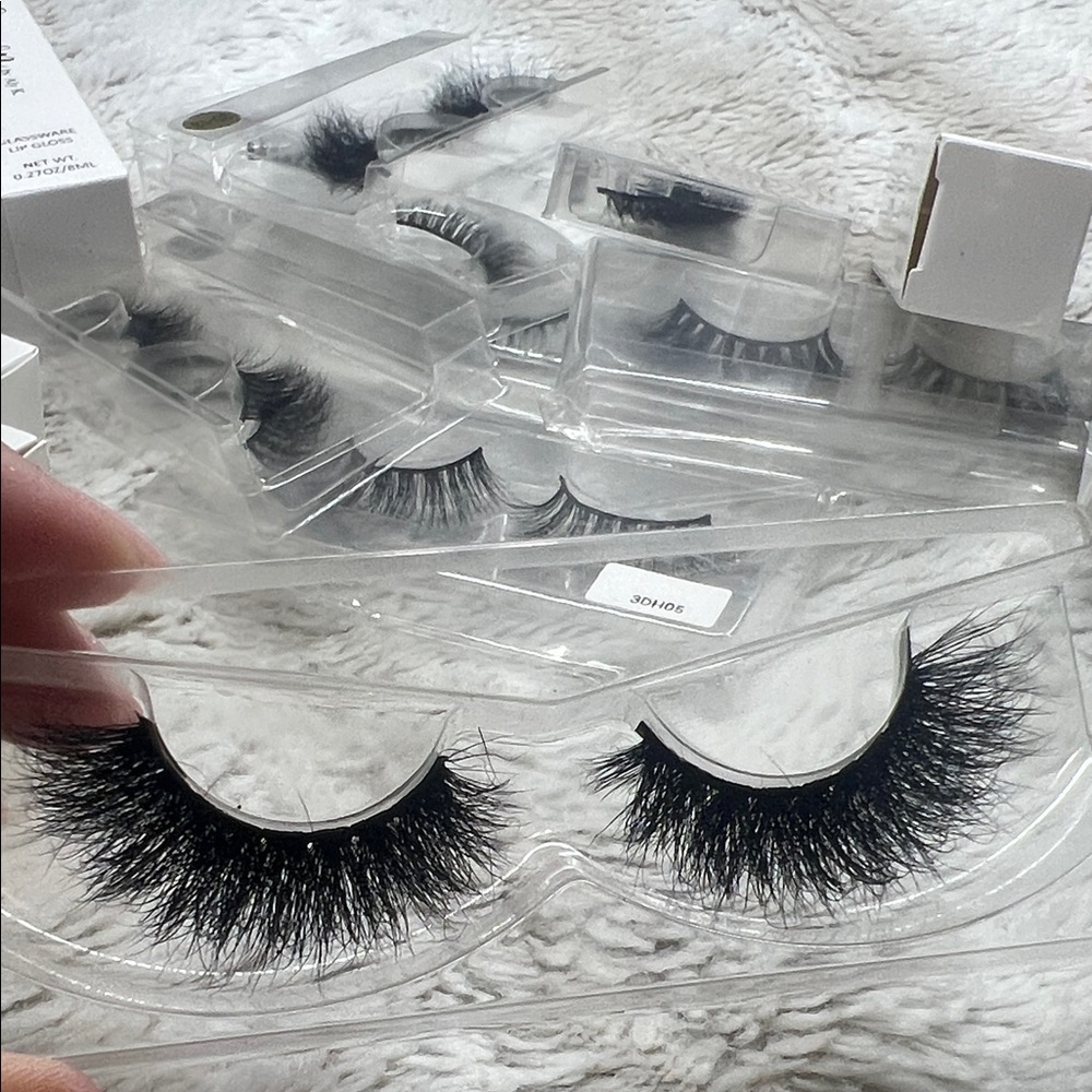 Voluminous Mink  Black False Eyelashes 10 pairs with box
